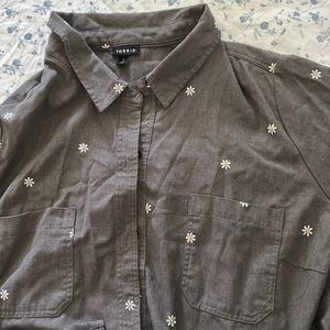 Daisy embroidered button down 3X
